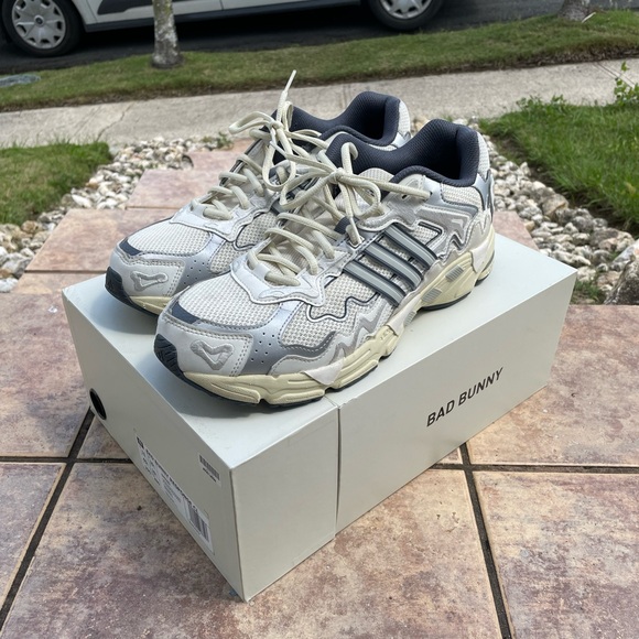 Adidas Bad Bunny Response CL Cream White - Picture 2 of 3